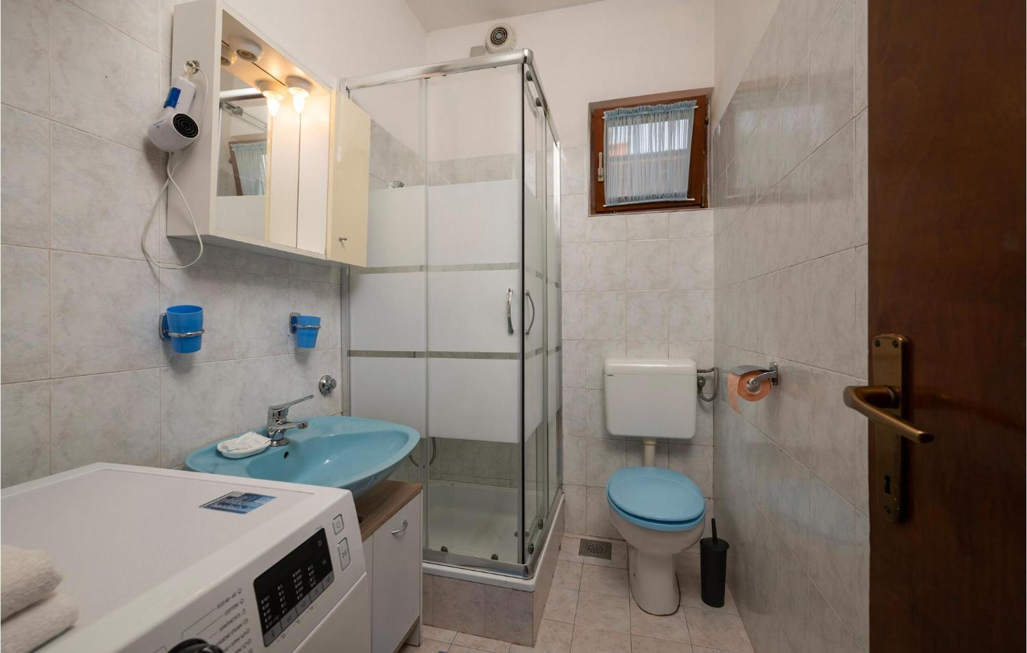 1 Bedroom Cozy Apartment In Pula Exterior foto