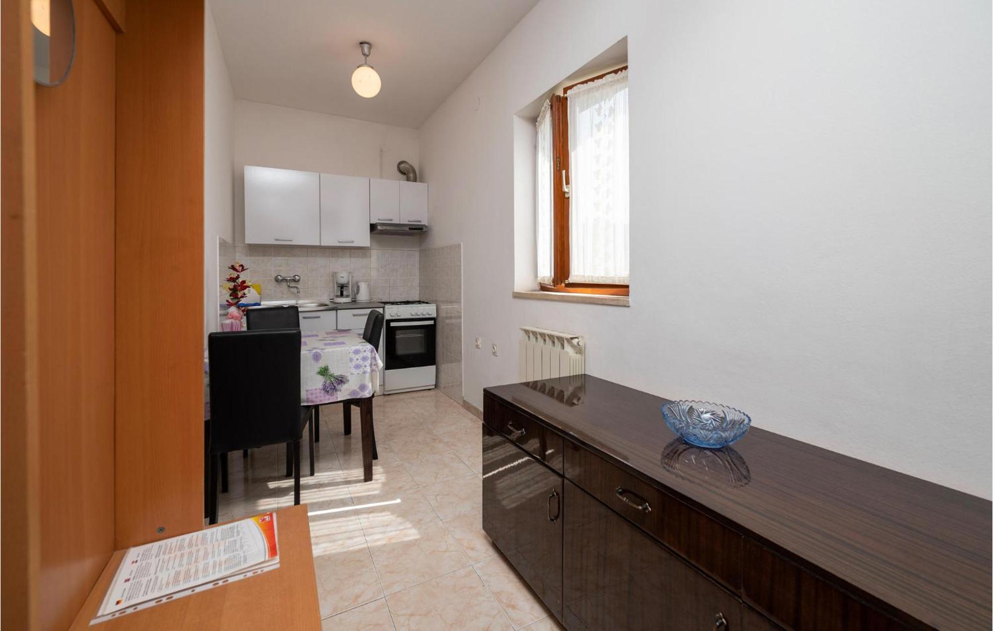 1 Bedroom Cozy Apartment In Pula Exterior foto