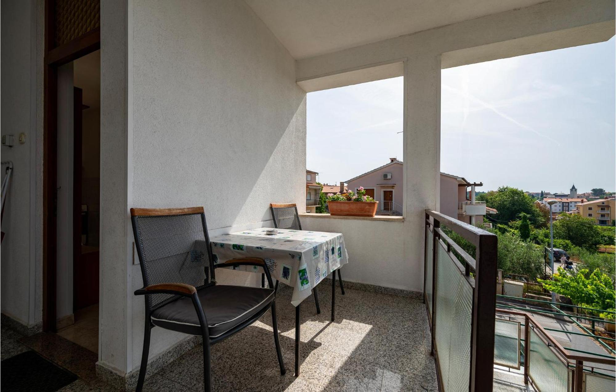 1 Bedroom Cozy Apartment In Pula Exterior foto